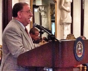 5CC4E63E-4764-47CF-A342-46B25F590CE4.jpg__294__440__CROPz0x294y440