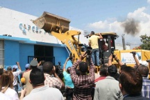 7446EBDA-BE70-4B6A-A66B-9451B29BCA06.jpg__216__250__CROPz0x216y250