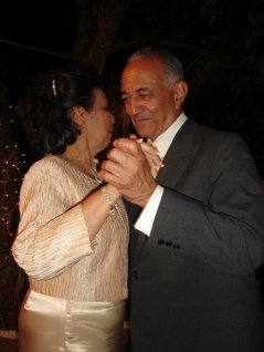 thumbnail_Leon y Magaly.jpg