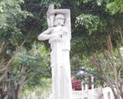 thumbnail_Plaza del 2 de Mayo Moca..jpg