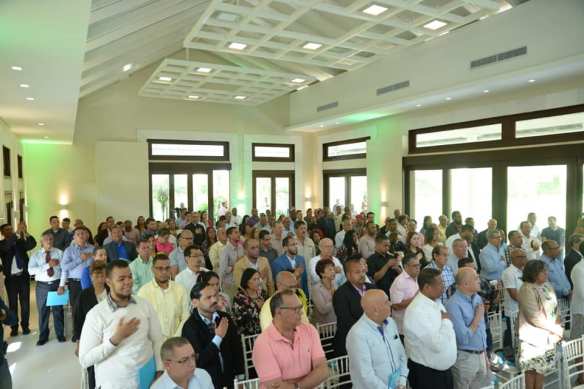 thumbnail_UNA VISTA DEL PUBLICO ASISTENTE AL SEMINARIO.jpg