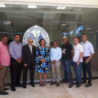 thumbnail_Conpartiendo con la Maestra Elina Estrella Bautista%2c directora de la Universidad Autonoma de Santo Domingo%2c recinto Mao..jpg