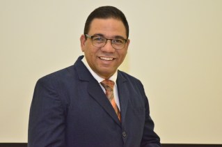 Lic. Carlos Arroyo Ramos.jpg