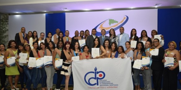 thumbnail_Participantes en uno de los cursos patrocinados por el CDP, seccional Santiago.jpg