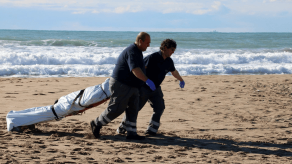 Padre dominicano muere ahogado tras intentar salvar a su hijo en playa ...